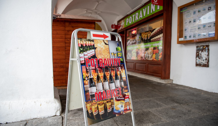 Budějovice bojují proti vizuálnímu smogu. Vznikl manuál, město zvažuje slevy pro podnikatele za jeho dodržování