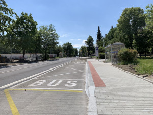 Plavská se otevřela řidičům. Rekonstrukce skončila o měsíc dříve