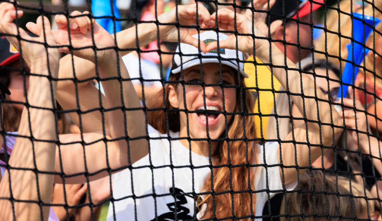 Na Hlubokou dorazili zpěvačka Shakira a Gérard Piqué. Přijeli podpořit syna na baseballový turnaj.