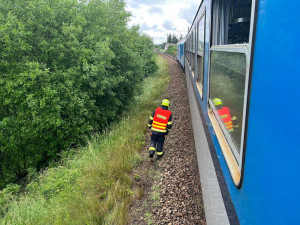 Nákladní vlak u Chotýčan projel návěstidlo. Protijedoucí osobák stihl zastavit