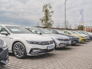 CB Auto nabízí nízké ceny a okamžité dodání vozů. Tradiční firma disponuje širokým portfoliem značek