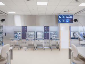 V objektu je také nová centrální sterilizace se skladovacími prostory pro operační sály.
