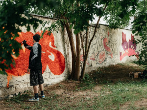 Umělci mohou sprejovat na zeď u fotbalového stadionu v Českých Budějovicích