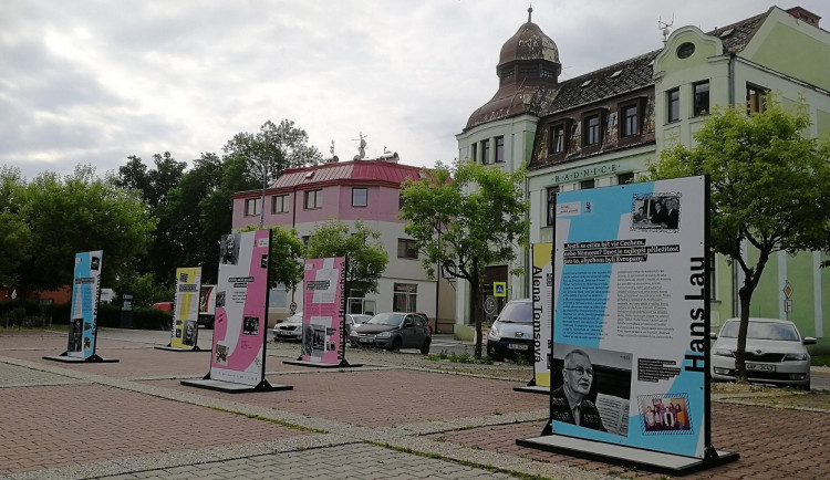 Žáci z Jablonecka zpracovali příběhy pamětníků. Výstava putující krajem se zastaví v Jablonci nad Nisou