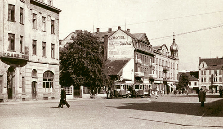 DRBNA HISTORIČKA: Jak to dříve vypadalo před nádražím?