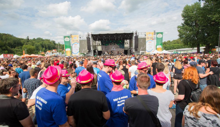 Hudebně-švestkový festival Trnkobraní se vrací a oznamuje kompletní line-up s kapelami Chinaski, Rybičky 48, Tři sestry a dalšími interprety