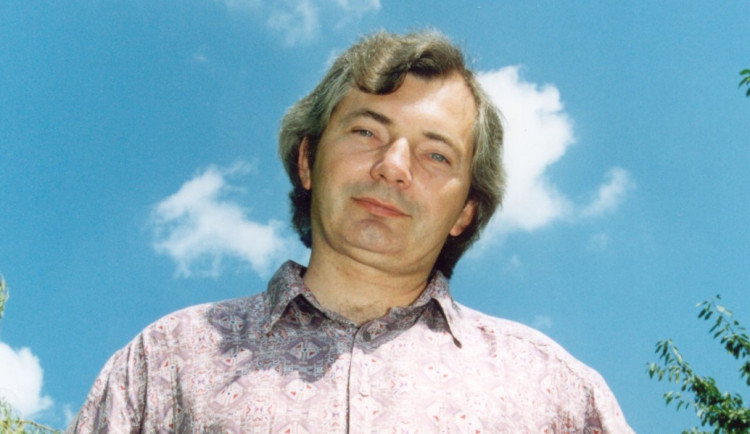 Slunce v duši. Zemřel známý meteorolog Ján Zákopčaník   Zdroj: https://prazska.drbna.cz/zpravy/spolecnost/9293-slunce-v-dusi-zemrel-znamy-meteorolog-jan-zakopcanik.html?fbclid=IwAR1JsYHjRhP7BYOdW4gvs7-vbt5x_51r-7VMPVcEeY8OH38N2KHtw3gURgQ&utm_source=c