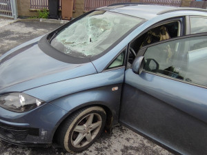 Zdrogovaná žena ujížděla policii. S autem vjela do míst, kde si běžné hrají děti