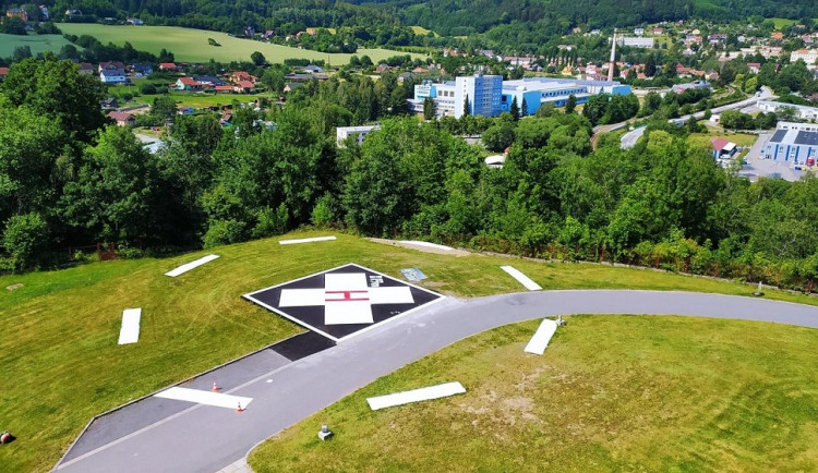 Heliport prachatické nemocnice je větší. Museli jsme vykácet 50 bříz, řekl ředitel nemocnice