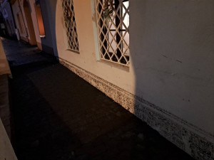 Centrem Týna nad Vltavou se prohnala velká voda. Foto: David Slepička