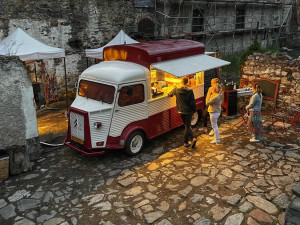 V Krumlově u řeky vedle pivovaru vzniká nová relaxační zóna Náplavka