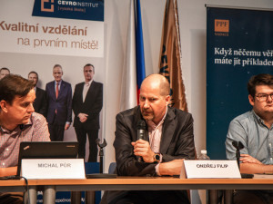 Blokování nás nespasí, lepší je kvalitní mediální výchova, říká výkonný ředitel sdružení, které vyplo proruské weby