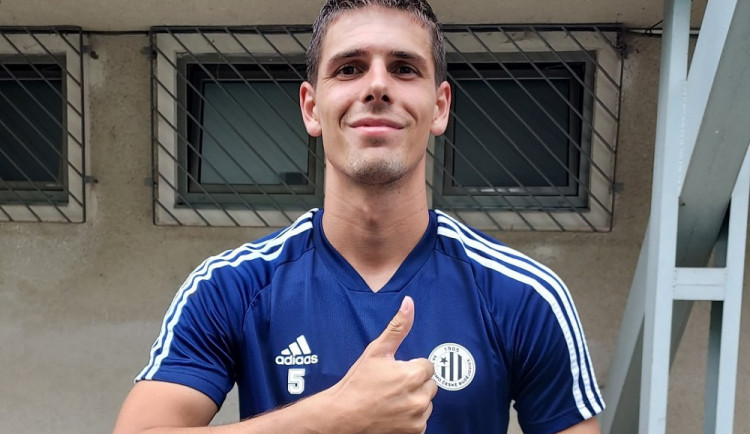 Dynamo testuje stopera z Vlašimi. Klub stále čeká na obránce z Ghany