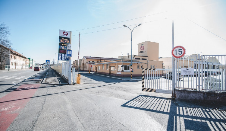 Budějovický dopravní podnik vyplatí v červenci všem zaměstnancům odměnu pět tisíc korun