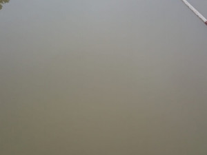 Voda zaplavila bazén a poškodila strojovnu.