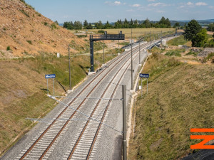Cesta vlakem z Prahy na jih Čech je o kus kratší. Správa železnic otevřela nový železniční úsek