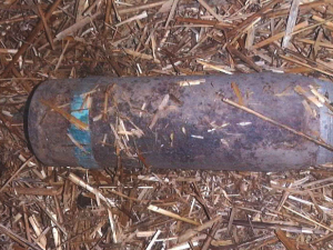 Muž našel nedaleko nádraží nevybuchlé dělostřelecké granáty