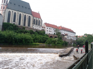 Fotografie z pátrací akce na Vltavě v Českém Krumlově. Foto: Policie ČR