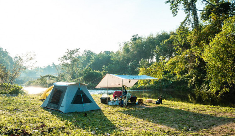 Návštěvnost některých kempů na Vltavě je kvůli počasí nižší než obvykle