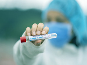 Hygienici na jihu Čech evidují od začátku týdne 153 nových případů covidu