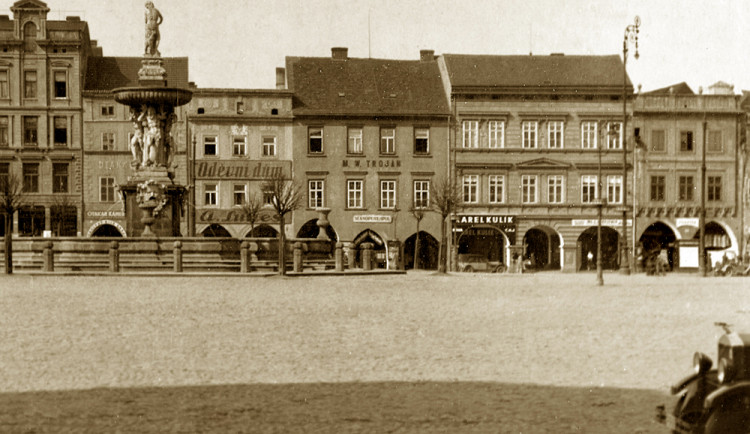 Dům. č. 16 U Kulíků na náměstí Svobody po roce 1932.