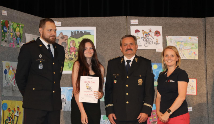 Bezpečný cyklista podle představ dětí. Republikové kolo soutěže má své vítěze  Zdroj: https://liberecka.drbna.cz/zpravy/doprava/30147-bezpecny-cyklista-podle-predstav-deti-republikove-kolo-souteze-ma-sve-viteze.html?utm_source=copy