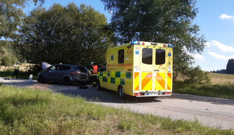 Na Českokrumlovsku zemřel motorkář. Čelně se srazil s autem