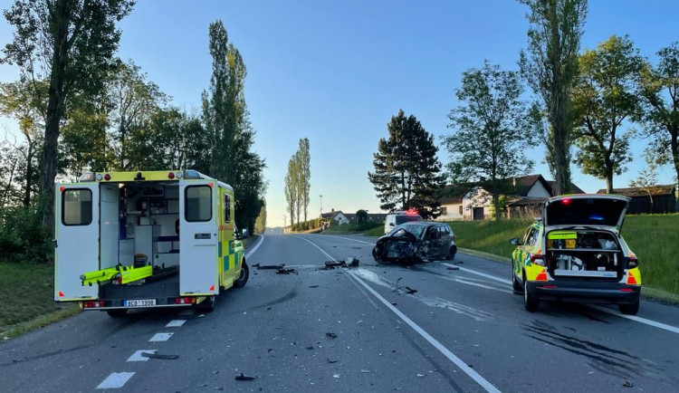 Tragická nehoda uzavřela silnici mezi Vimperkem a Prachaticemi