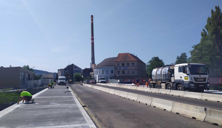 Od příštího týdne bude průjezdný most přes Volyňku ve Strakonicích