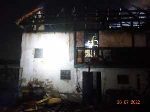 Ve Strážkovicích hořela stodola. Škoda je jeden milion korun