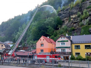 Na pomoc Hřensku vyrazili i jihočeští hasiči