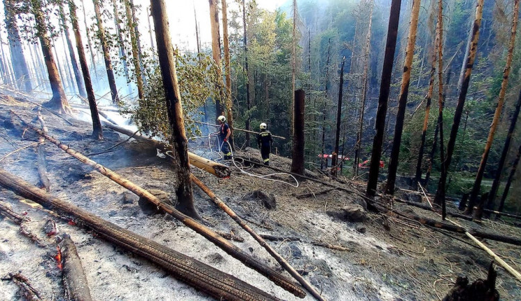 Na pomoc Hřensku vyrazili i jihočeští hasiči