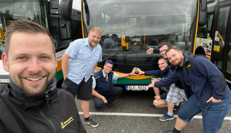 Autobusy libereckého dopravního podniku najezdily s návštěvníky festivalu Benátská téměř tři sta kol