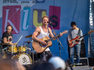 Hudební festival Hrady CZ rozezní Rožmberk nad Vltavou s kapelami Rybičky 48, Chinaski či Divokej Bill