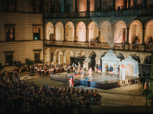 Opera Carmen rozezní nádvoří jindřichohradeckého zámku v sobotu 27. srpna