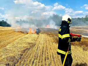 požár pole u Oldřiše