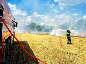 požár pole u Oldřiše