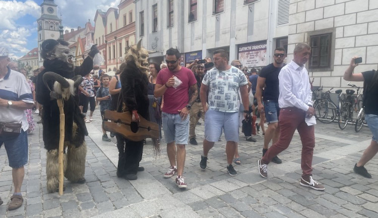 Utajení policisté, kteří provedli zákrok v Borovanech, byli s Babišem i na akci v Třeboni