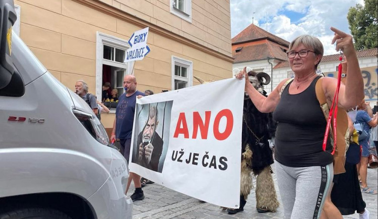 size4-16594485684922-2-video-setkani-andreje-babise-s-obcany-predcasne-ukoncilo-nahlaseni-atentatu-2