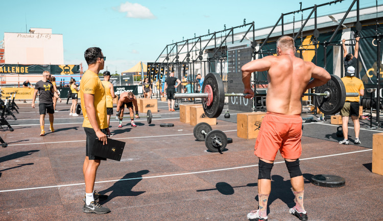 Přes tři stovky závodníků a VIP hosté. Na střeše IGY Centra odstartovaly Big Summer Games