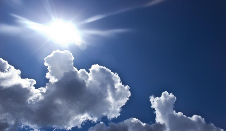 Od úterý do čtvrtka čekají Česko opět tropické teploty, na víkend se ochladí