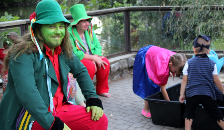 Zoo Hluboká zve návštěvníky za zvířátky, ale také do pohádky