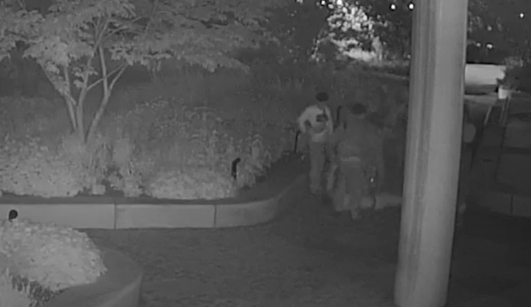 Parta mladých v Brně drsně zkopala muže, se kterým popíjela v parku