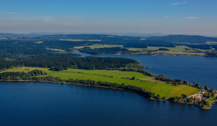 Nejlepší voda na koupání na jihu Čech je podle hygieniků u lipenské přehrady