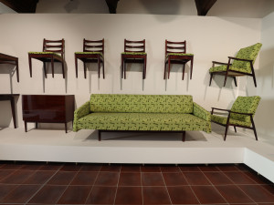 Tvary, barvy pohodlí. Taková je výstava Jitona v Alšově jihočeské galerii