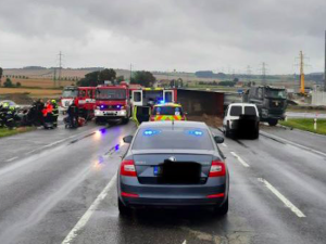 Silnici z Písku do Prahy uzavřela vážná dopravní nehoda
