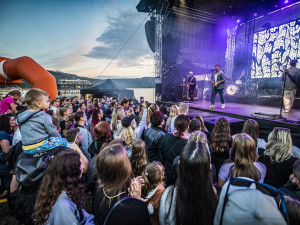 Na kole s ČEZ Kolem Lipna vyrazily stovky závodníků a více než desítka profesionálních sportovců