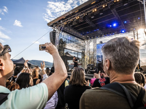 Na kole s ČEZ Kolem Lipna vyrazily stovky závodníků a více než desítka profesionálních sportovců