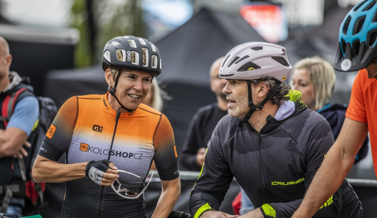 Na kole s ČEZ Kolem Lipna vyrazily stovky závodníků a více než desítka profesionálních sportovců