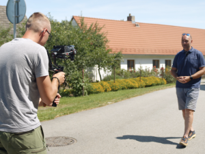 Natáčí pořady o našem kraji, představuje zajímavé Jihočechy. Je to můj přínos regionu, vysvětluje Dalibor Uhlíř